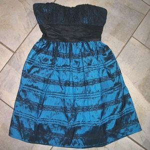 Halo Black Lace and Blue Satin Strapless Formal M